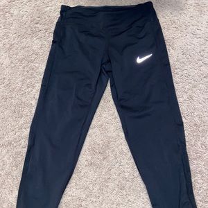 Nike Crop Leggings